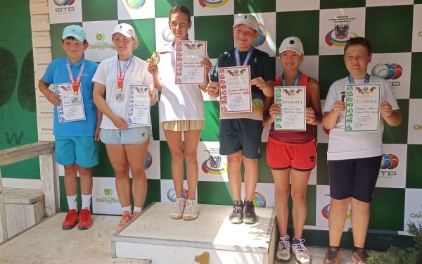 Юная волгодончанка Маргарита Велигодская стала абсолютной победительницей первенства Ростовской области по теннису