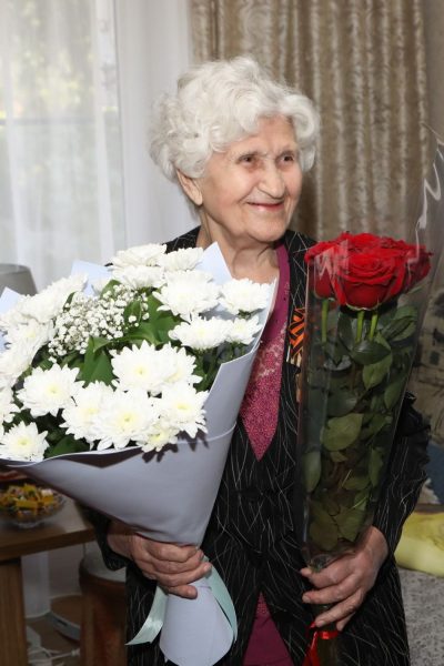 Ветерана Великой Отечественной войны Валентину Гайдукову поздравили с 96-летием