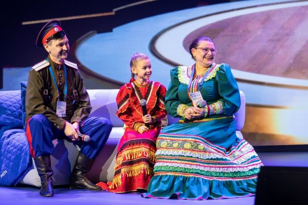 Семья Медведевых приняла участие в заключительных мероприятиях Фестиваля творческих традиций «Семья семей» в Москве