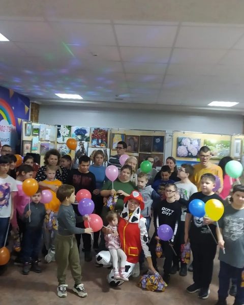 В Волгодонске в честь Декады инвалидов провели яркий детский праздник