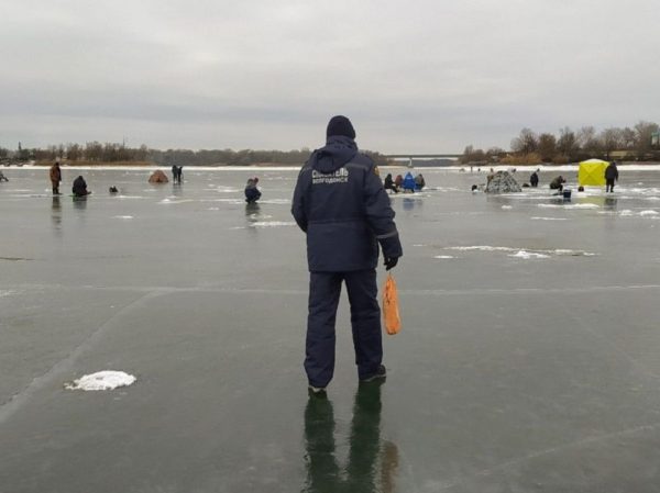 Толщина льда на водоемах Волгодонска превысила 20 сантиметров