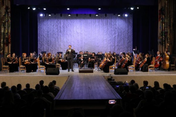 В Волгодонске при полном аншлаге состоялся концерт классической музыки «Оркестра непокоренных»