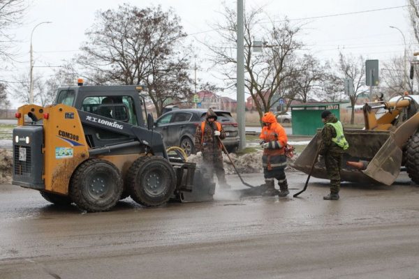 В Волгодонске на 19 автодорогах проведен ямочный ремонт