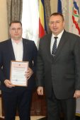 Руководители восьми предприятий получили благодарственные письма главы администрации Волгодонска за безвозмездную помощь техникой для уборки веток с городских улиц